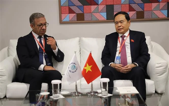 越南国会常务副主席分别会见各国议会联盟领导和老挝国会领导