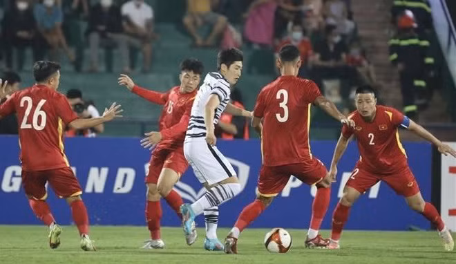 越南U23与韩国U20比赛精彩激烈难分伯仲