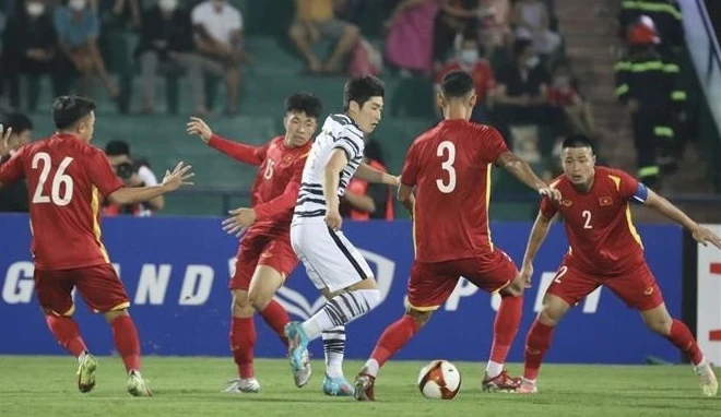 越南U23与韩国U20比赛精彩激烈难分伯仲