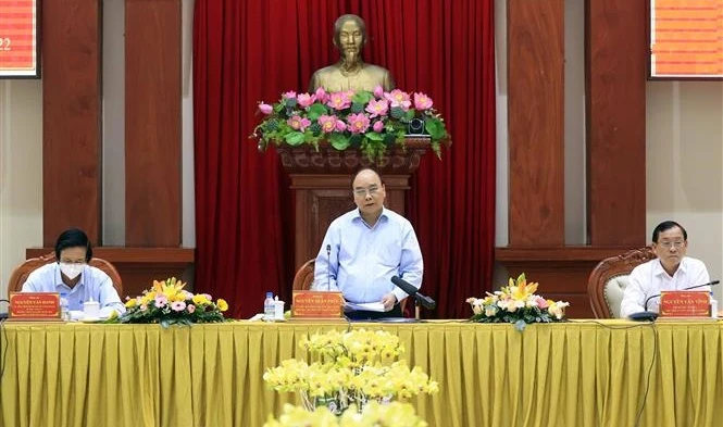 越南国家主席阮春福：调动前江省集体经济发展合力