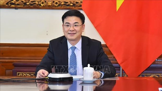 越南与阿曼签署互免持外交、公务和特别护照人员签证的协定