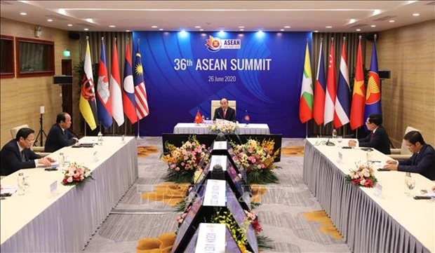 越南政府总理阮春福主持召开第36届东盟峰会全体会议