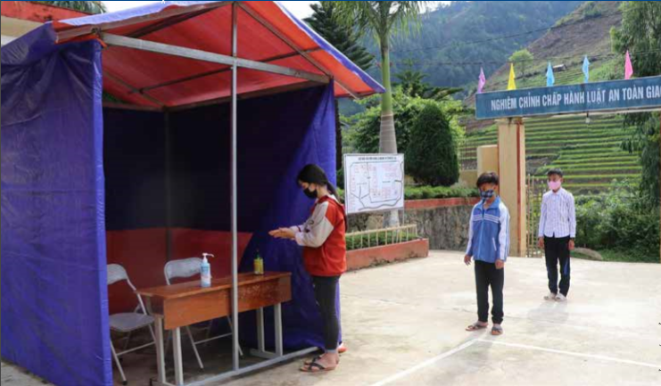 少数民族学子返校上课