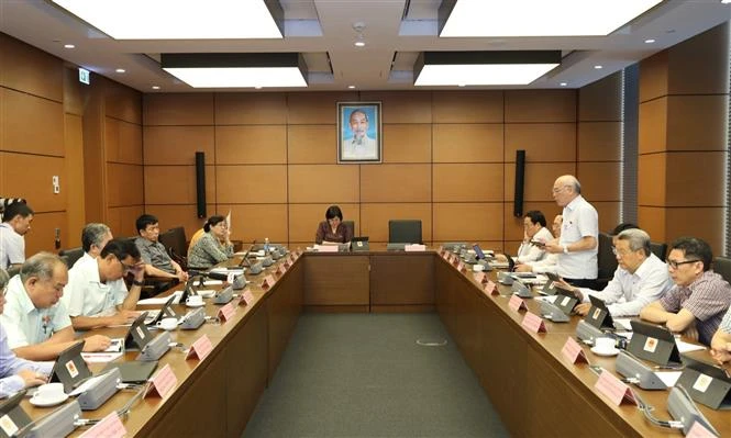 越南第十四届国会第九次会议：保护越南劳动者出国工作的权益