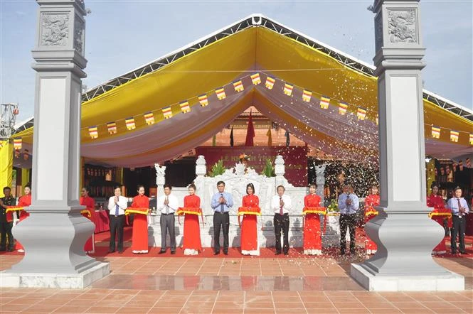 广平省胡伯伯和各位英烈祠正式落成