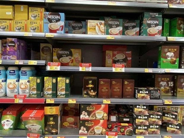 中国香港商店货架上的越南商品越来越多