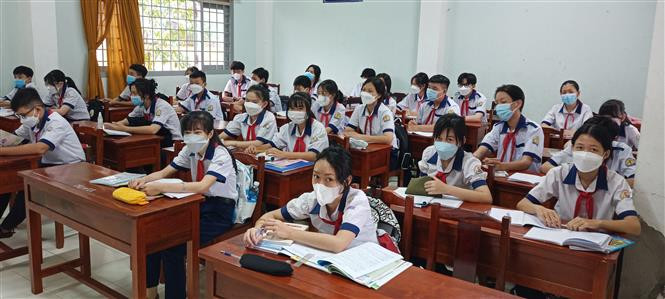 越南全国共53省市幼儿和小学生开始返校上学