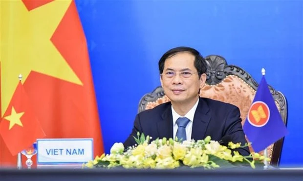 外交部例行记者会：裴青山外长以线上形式出席东盟外长非正式会议