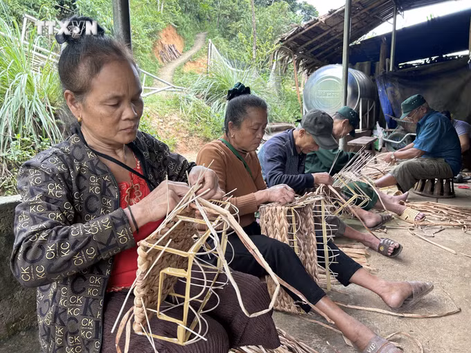 vna-potal-sinh-ke-ben-vung-dong-luc-xay-dung-nong-thon-moi-o-mien-nui-nghe-an-8424226.jpg