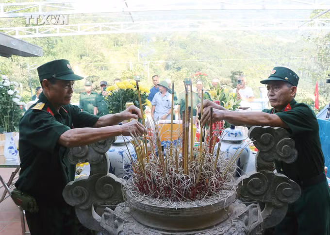 vna-potal-gio-tran-vi-xuyen-khuc-tri-an-noi-bien-cuong-8882113.jpg