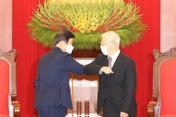 越共中央总书记、国家主席阮富仲会见韩国国会议长朴炳锡