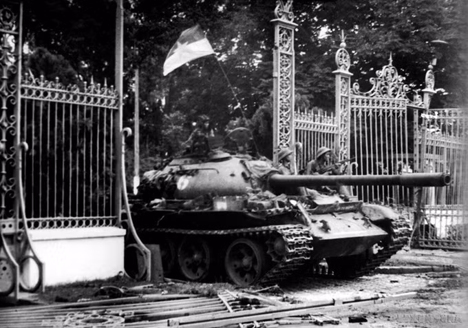 5-80-nam-quan-doi-nhan-dan-viet-nam-ok-tran-mai-huong.jpg