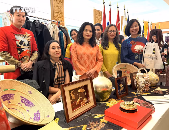 vna_potal-ngay-van-hoa-asean-2025-cong-dong-cung-chung-niem-vui-081755838-8373888.jpg