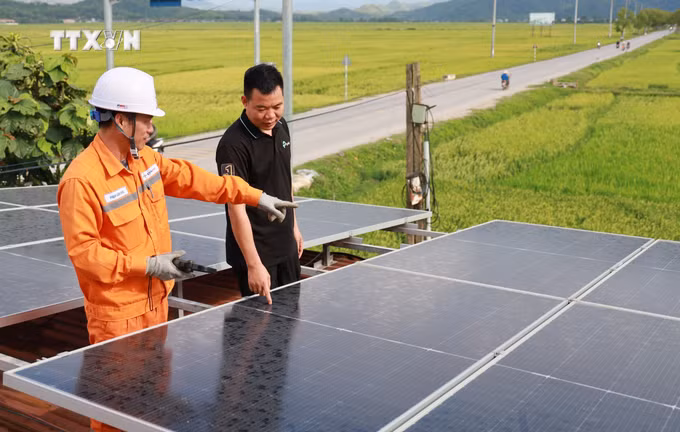 vna-potal-nguoi-dan-dien-bien-huong-den-su-dung-nang-luong-sach-tiet-kiem-8820688.jpg