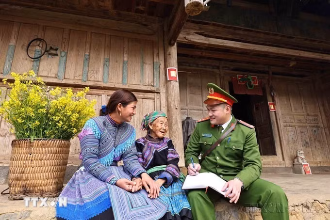 cong-an-nhan-dan-3.jpg