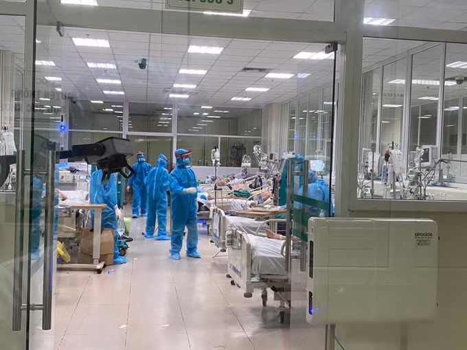 新冠肺炎疫情：越南新增一例死亡病例 主要死因为脑外伤和并发化脓性脑膜炎 ảnh 1