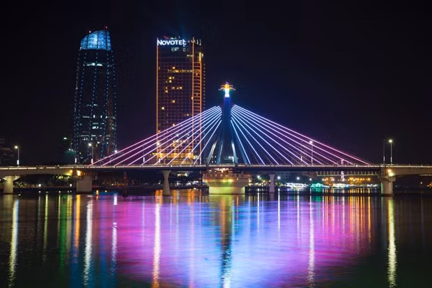 夜间经济“点亮”岘港旅游业：撬动绿色经济的杠杆 ảnh 1