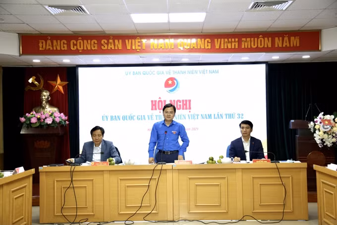 第32届越南国家青年委员会全体会议在河内举行 ảnh 1
