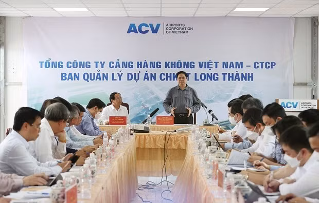 越南政府总理：多措并举确保隆城国际航空港建设项目如期完工 ảnh 1