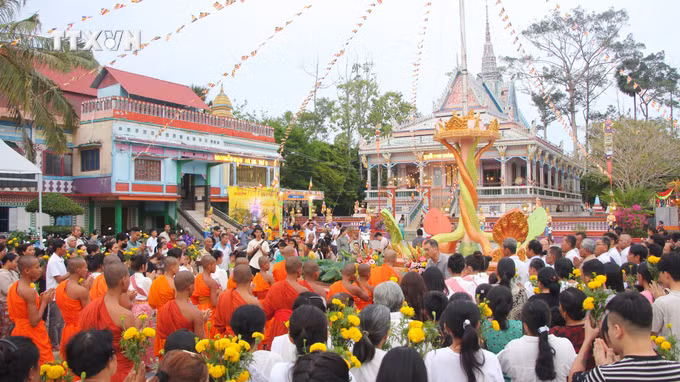 vna-potal-dong-bao-khmer-mung-tet-chol-chnam-thmay-7971982.jpg