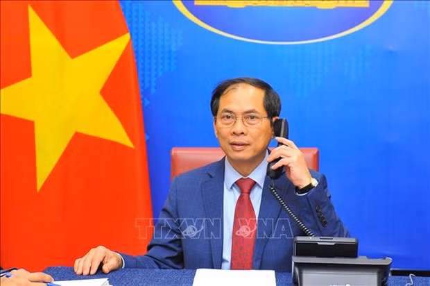越南与文莱外交部长通电话