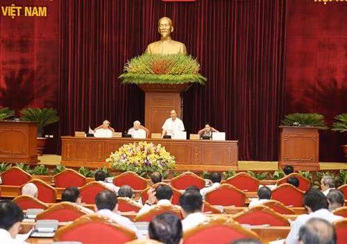 越共十二届八中全会第三天新闻公报