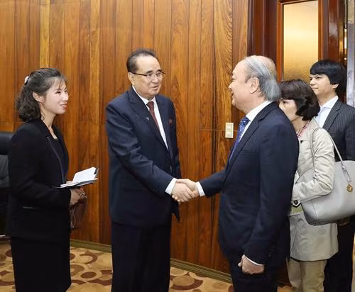 越共中央宣教部副部长武文方对朝鲜进行访问 