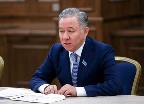 哈萨克斯坦议会下议院议长开始对越南进行正式访问