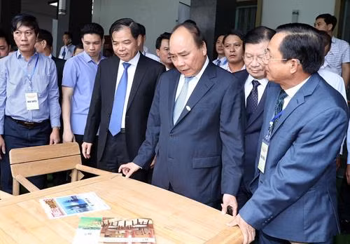 阮春福：力争将木材和林产品发展成为出口拳头产品