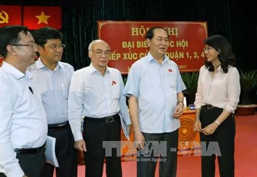 越南国家主席陈大光接触胡志明市选民