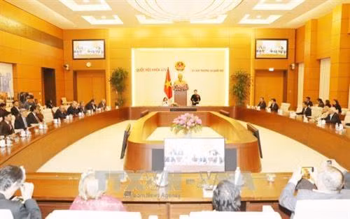 国会主席阮氏金银会见世界和平理事会执委会代表团