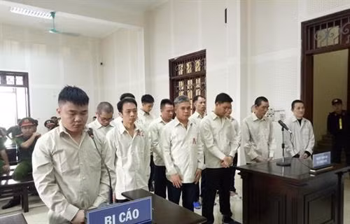 广宁省破获一起特大跨境贩运毒品案 5名被告人获死刑