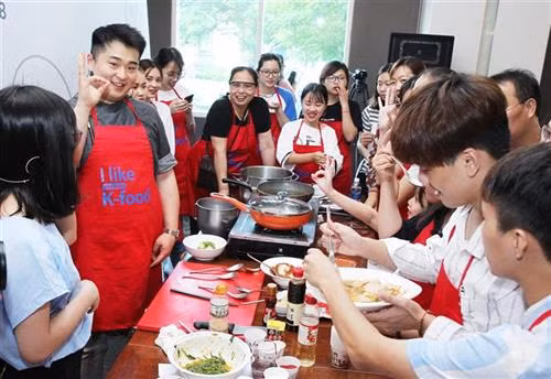 韩国厨师在越南推介传统美食