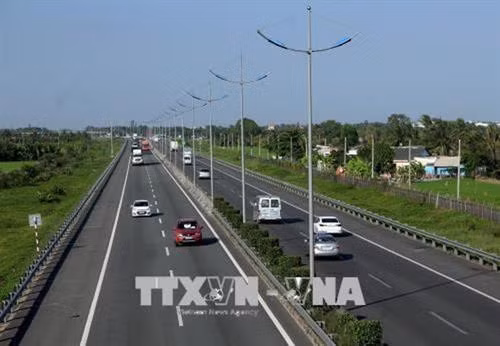越南北南高速公路项目转为公共投资模式后将于今年8月份动工
