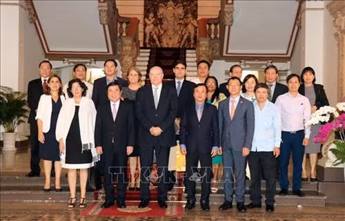 胡志明市与古巴加大投资合作力度