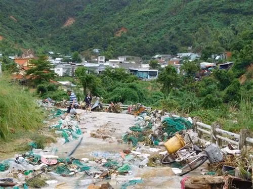 越南祖国阵线中央委员会常委会致电慰问南中部地区灾民