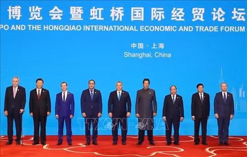 阮春福出席中国国际进口博览会开幕式