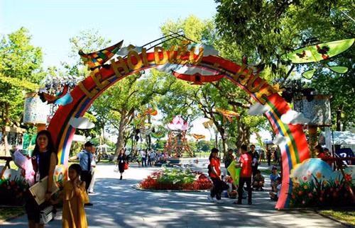 2019年顺化风筝节有助于保护和弘扬顺化传统风筝艺术