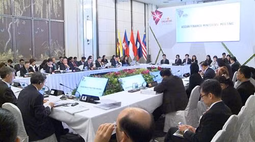 第22届东盟财长会议在新加坡召开