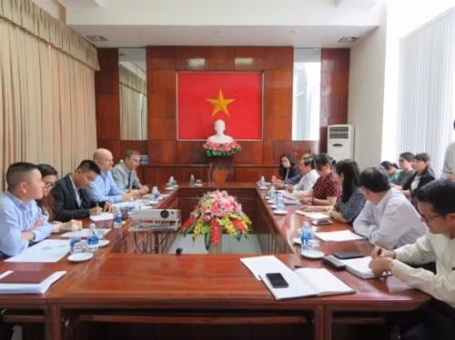 美国企业拟在越南芹苴市兴建太阳能发电厂