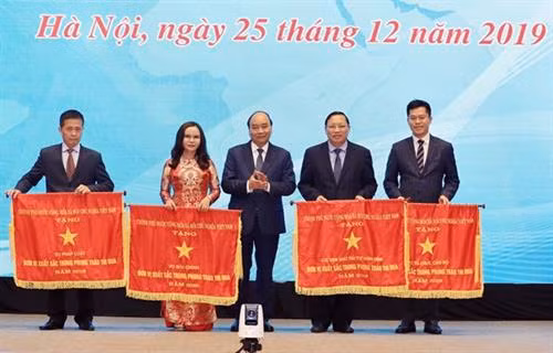 阮春福总理出席政府办公厅2019年工作总结暨2020年工作部署会议