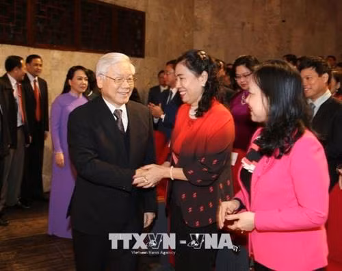 越共中央总书记阮富仲出席越南医师节庆典