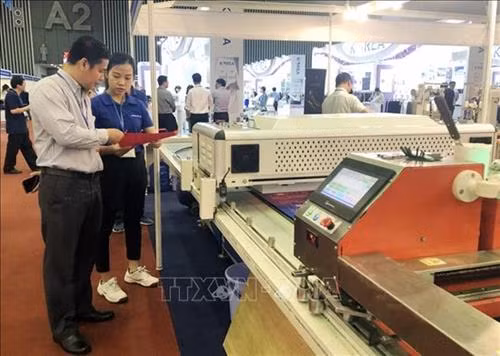 关于纺织与皮革工业产业的展览会在胡志明市开幕