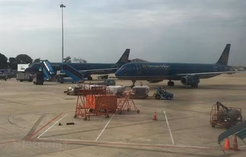 越南各家航空公司调整飞往富国、中国上海和台湾的航班执行计划