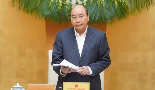 政府总理阮春福：坚决不让经济崩塌