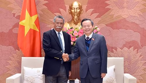 国会副主席冯国显会见亚洲生产力组织秘书长
