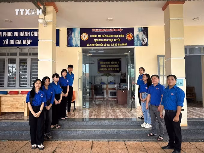 vna-potal-dua-cong-nghe-so-den-gan-dong-bao-thieu-so-bien-gioi-dong-nai-8855556.jpg