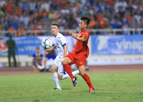 越南U23队夺得2018年VinaPhone杯U23国际足球锦标赛冠军。图自越通社