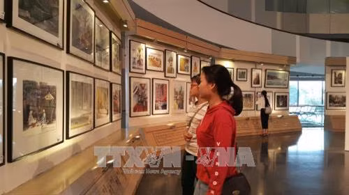 第二届国际水彩画作品展汇集世界45个国家216位水彩画家的217幅作品。 （图片来源：越通社）