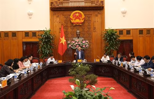越南政府副总理王廷惠在会议上发言。图自因特网